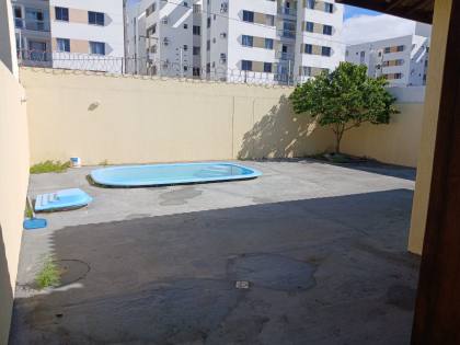Casa com Piscina no Cond. Alamedas do Sol