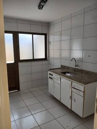 Casa com Piscina no Cond. Alamedas do Sol