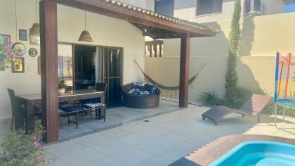 Casa Duplex com Piscina no Cond. Alamedas do Sol