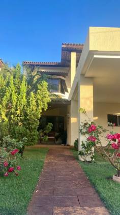 Casa Duplex com Piscina no Cond. Alamedas do Sol