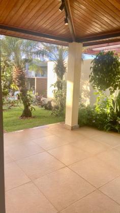 Casa Duplex com Piscina no Cond. Alamedas do Sol