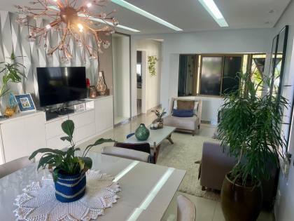 Casa Duplex com Piscina no Cond. Alamedas do Sol