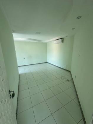 Casa Duplex no Cond.  Melício Machado