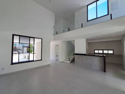 Casa Duplex com Piscina no Terras Alphaville 1