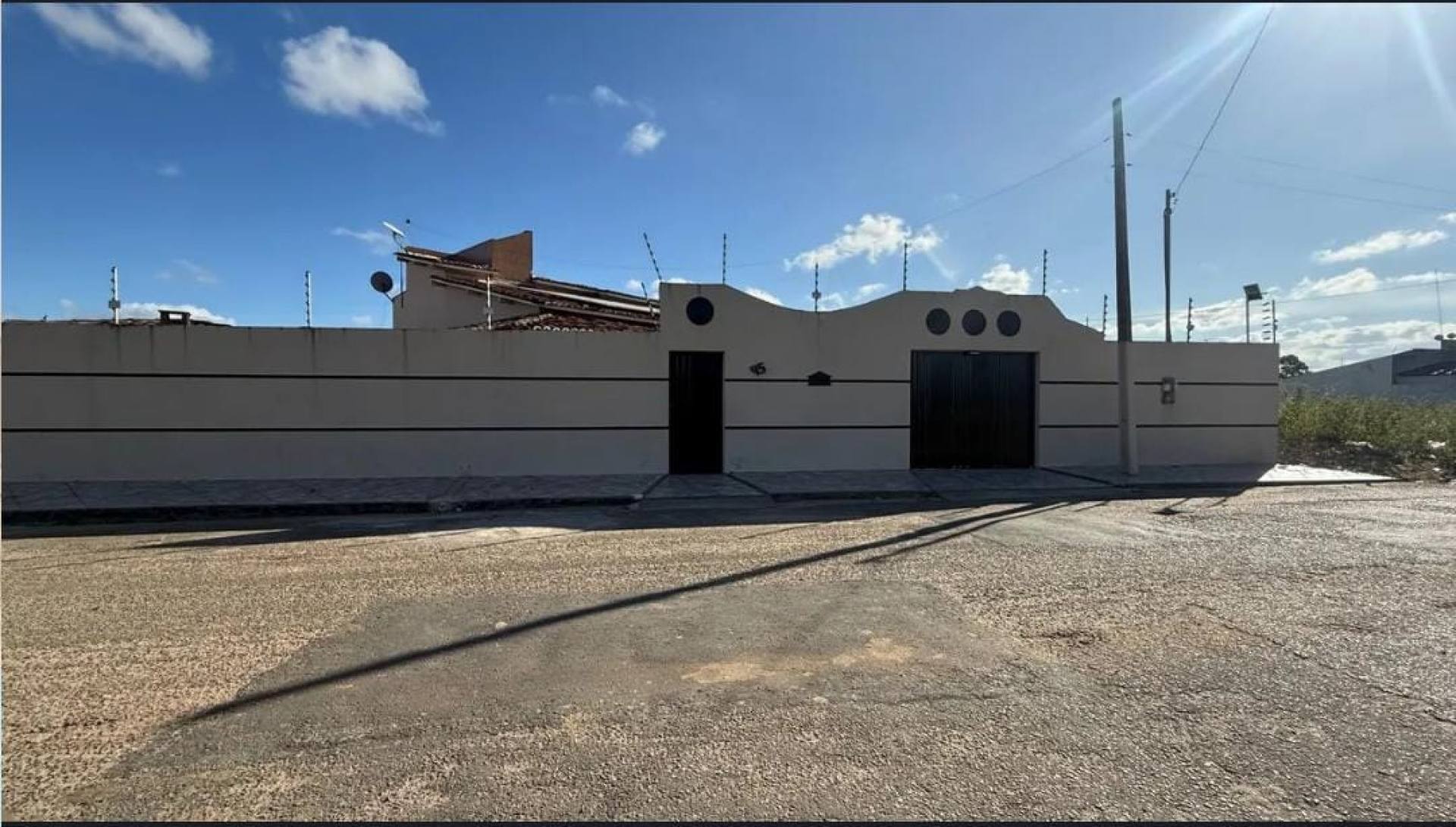 Casa com Piscina em Boquim