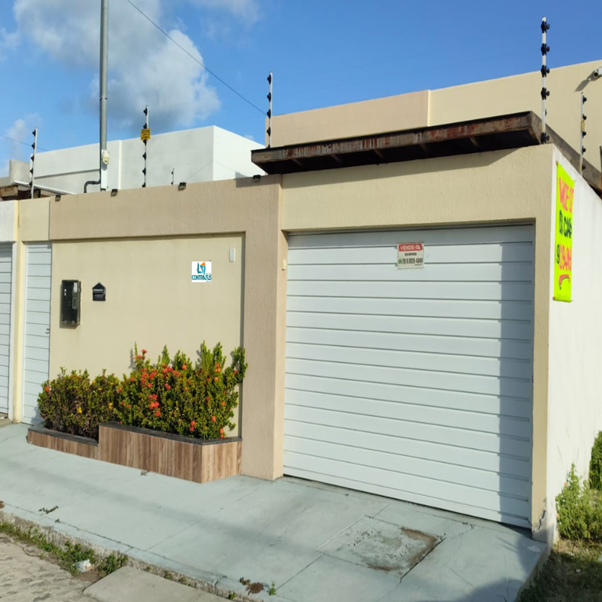 Casa com Piscina no Lot. Luar da Barra 2