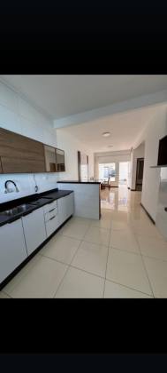 Casa com Piscina no Lot. Luar da Barra 2