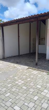 Casa com Piscina na Aruana