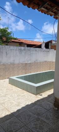 Casa com Piscina na Aruana