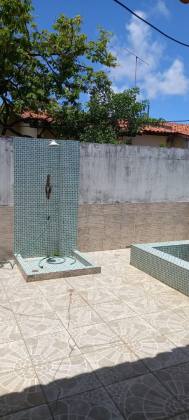 Casa com Piscina na Aruana