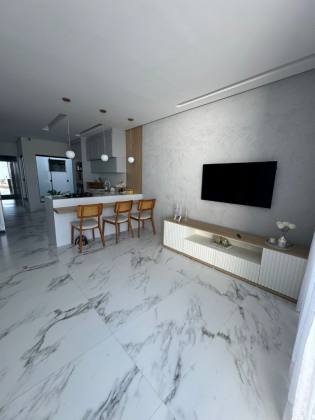 Casa com Piscina no Lot. Luar da Barra 2