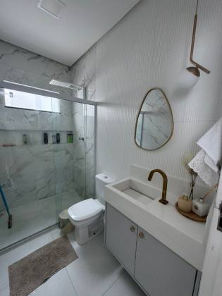 Casa com Piscina no Lot. Luar da Barra 2