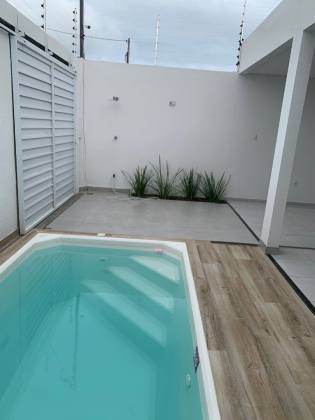 Casa com Piscina no Lot. Luar da Barra 2