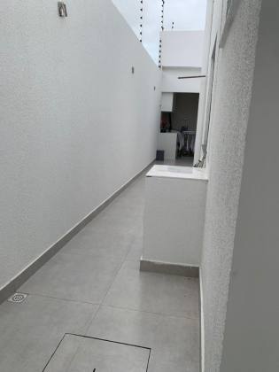 Casa com Piscina no Lot. Luar da Barra 2