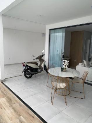 Casa com Piscina no Lot. Luar da Barra 2