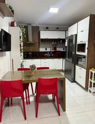Casa com Psicina na Jabotiana