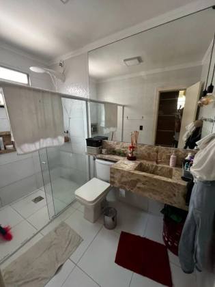 Casa com Psicina na Jabotiana