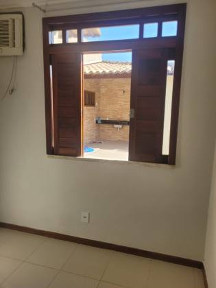 Casa de Esquina com Piscina na Aruana