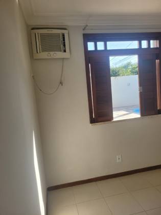 Casa de Esquina com Piscina na Aruana