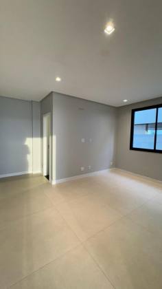 Casa Duplex com Piscina no Damha Residencial Resort