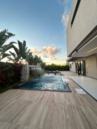 Casa Duplex com Piscina no Cond. Lago Paranoá