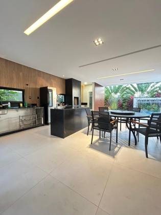 Casa Duplex com Piscina no Cond. Lago Paranoá