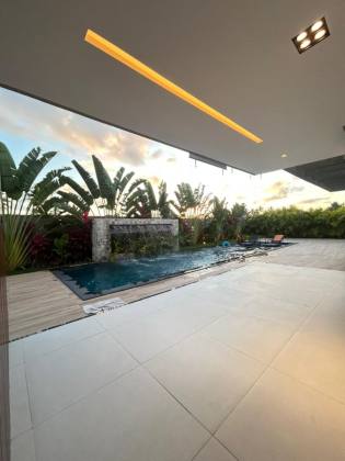 Casa Duplex com Piscina no Cond. Lago Paranoá