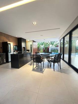 Casa Duplex com Piscina no Cond. Lago Paranoá