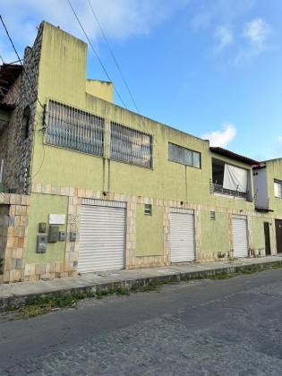 Casa Duplex de Esquina com Pontos Comerciais no Aeroporto