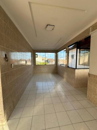 Casa Duplex de Esquina com Pontos Comerciais no Aeroporto