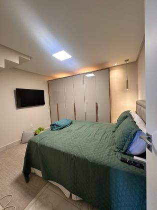 Casa Duplex com Piscina no Eduardo Gomes