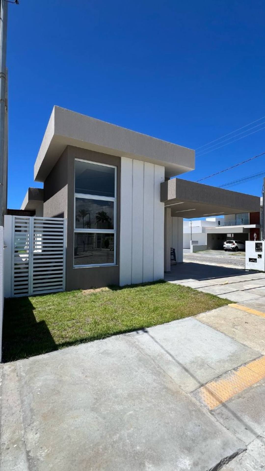 Casa de Esquina no Sol e Praia Residencial