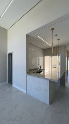 Casa de Esquina no Sol e Praia Residencial