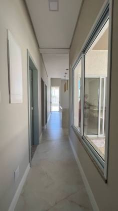 Casa de Esquina no Sol e Praia Residencial