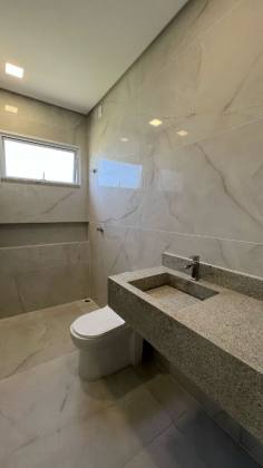 Casa de Esquina no Sol e Praia Residencial