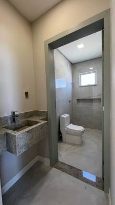 Casa de Esquina no Sol e Praia Residencial