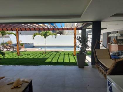 Casa Duplex com Piscina no Cond. Lago Paranoá