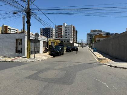 Terreno de Esquina na Coroa do Meio