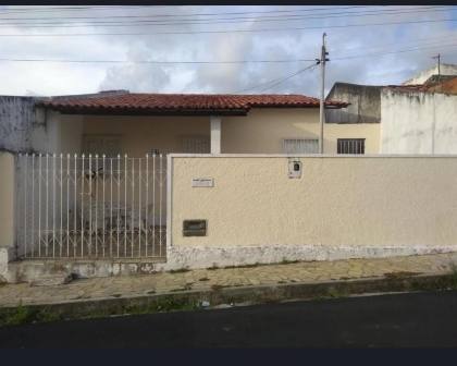 Casa no Eduardo Gomes