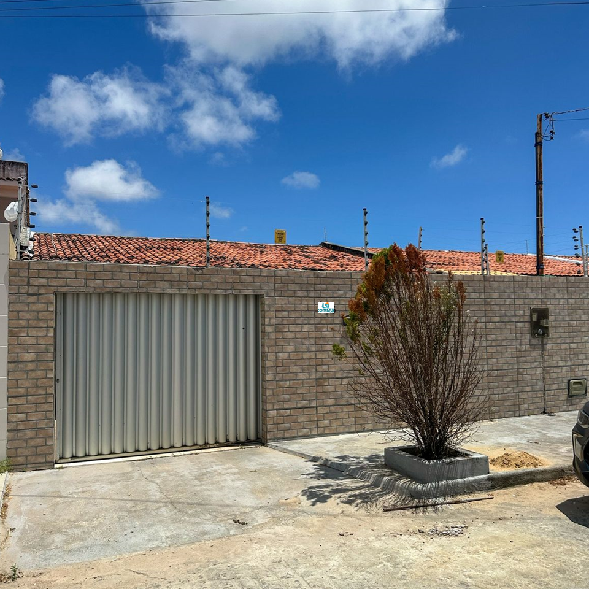 Casa com Piscina na Aruana