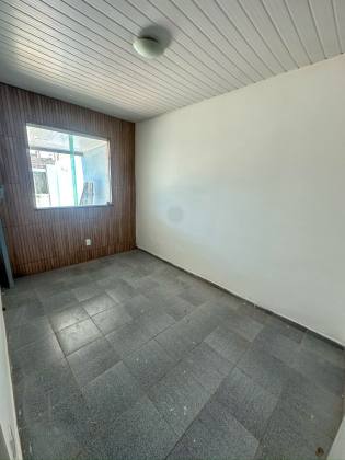 Casa com Piscina na Aruana