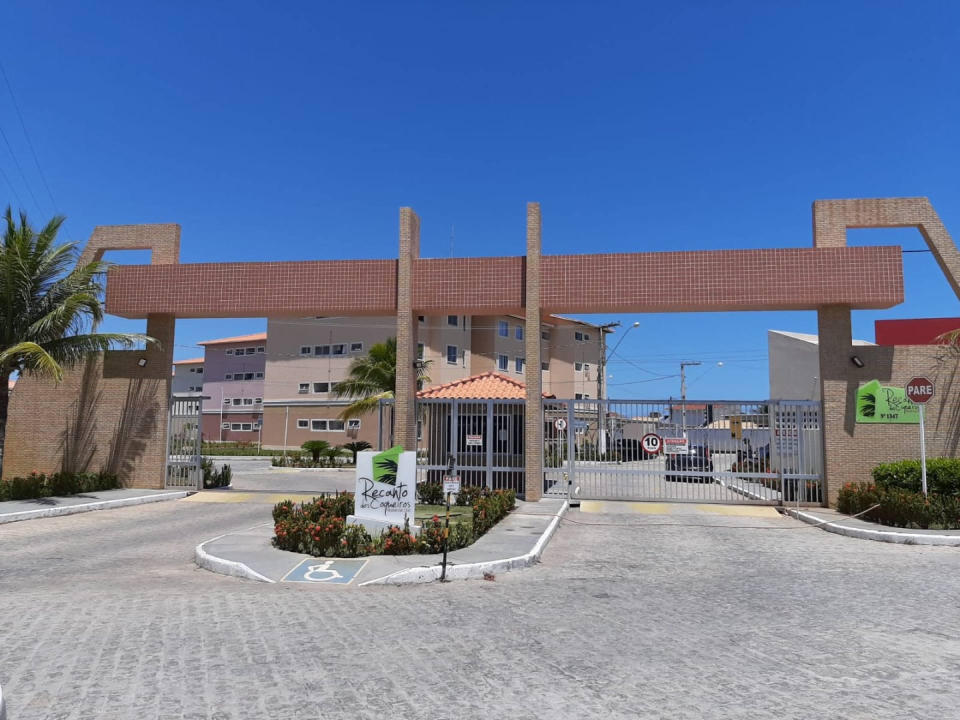 Condomínio Recanto dos Coqueiros (porteira fechada)