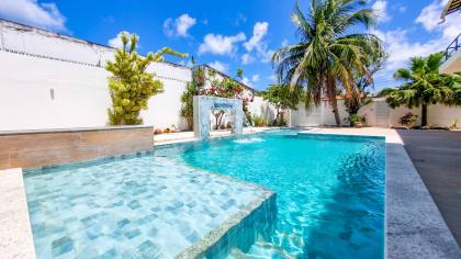 Casa com Piscina na Aruana (porteira fechada)