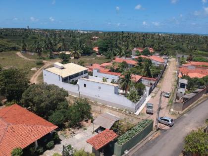 Casa com Piscina na Aruana (porteira fechada)
