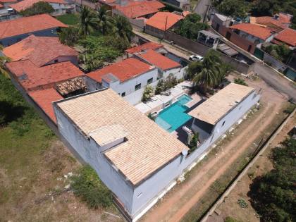 Casa com Piscina na Aruana (porteira fechada)