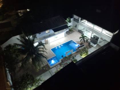 Casa com Piscina na Aruana (porteira fechada)