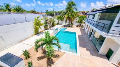 Casa com Piscina na Aruana (porteira fechada)