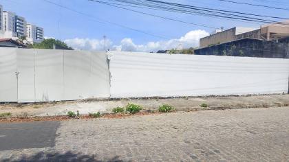 TERRENO NA FAROLÂNDIA