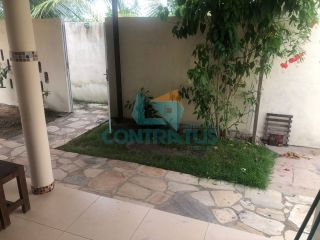 Terreno com 3 casas no Cond. Porto Belo