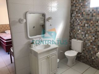 Terreno com 3 casas no Cond. Porto Belo